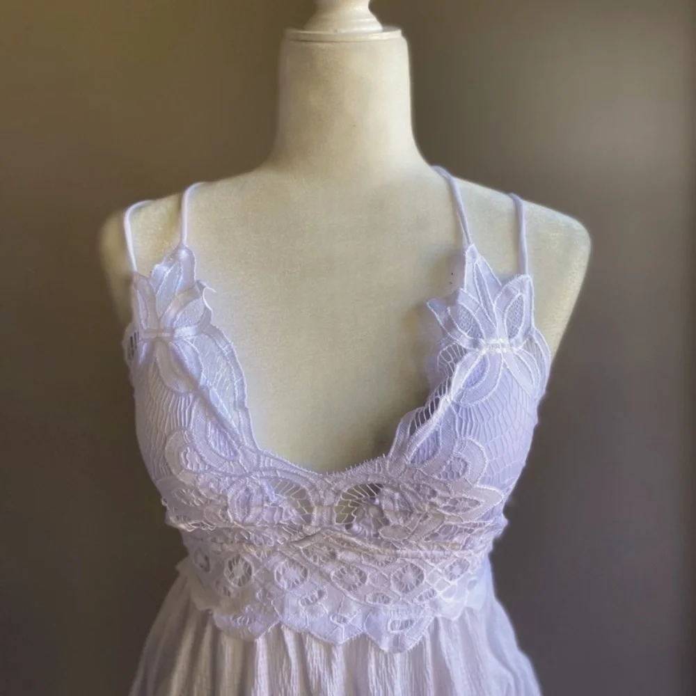 Stretchy Scallop Lace Top - Picture 3 of 6